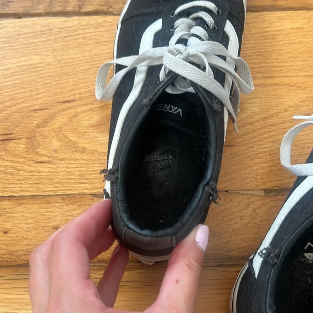 Vans - Picture 5 of 5